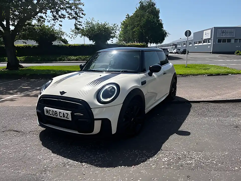 Used 2022 MINI Hatch Cooper Sport Pepper White - Interior and Exterior details 19