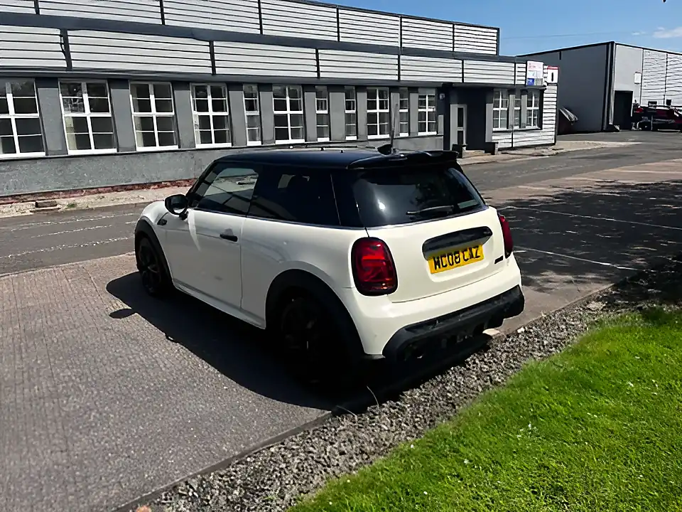 Used 2022 MINI Hatch Cooper Sport Pepper White - Interior and Exterior details 3