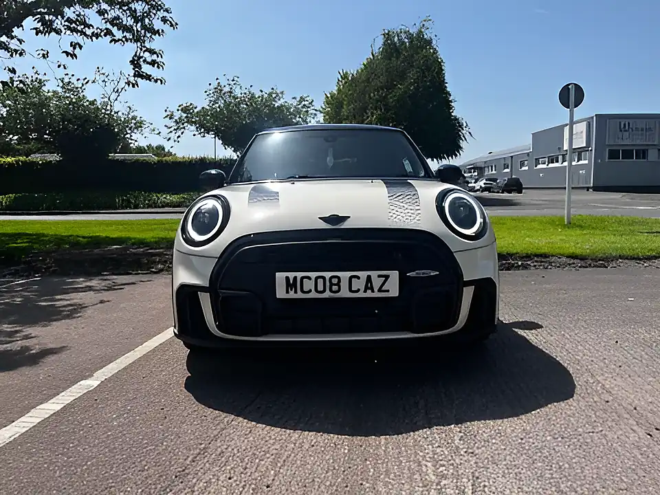 Used 2022 MINI Hatch Cooper Sport Pepper White - Interior and Exterior details 4