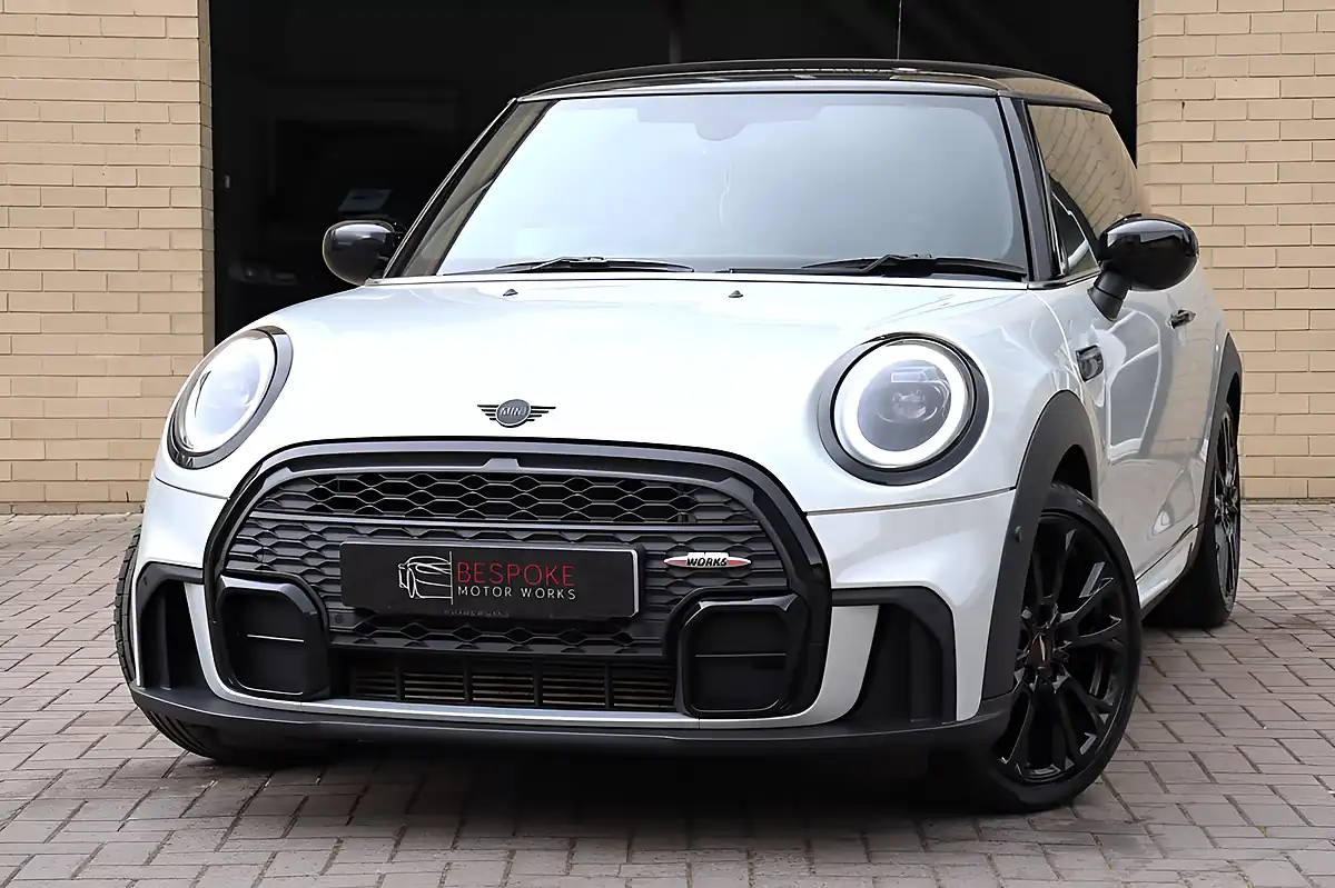 Used 2022 MINI Hatch Cooper Sport White Silver - Front View