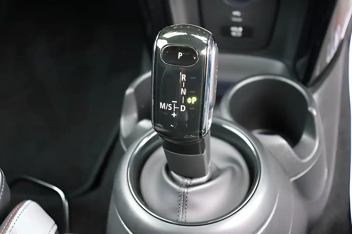 Used 2022 MINI Hatch Cooper Sport White Silver - Interior and Exterior details 15