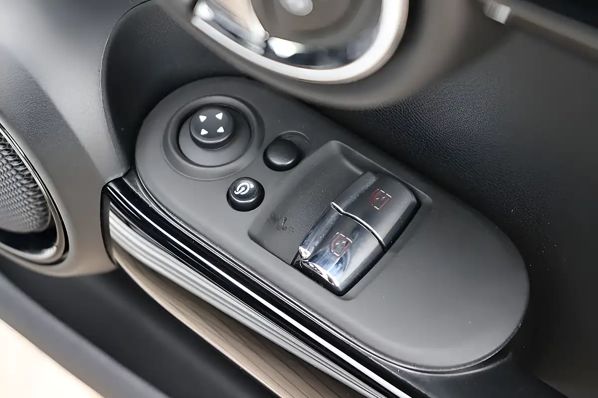 Used 2022 MINI Hatch Cooper Sport White Silver - Interior and Exterior details 19