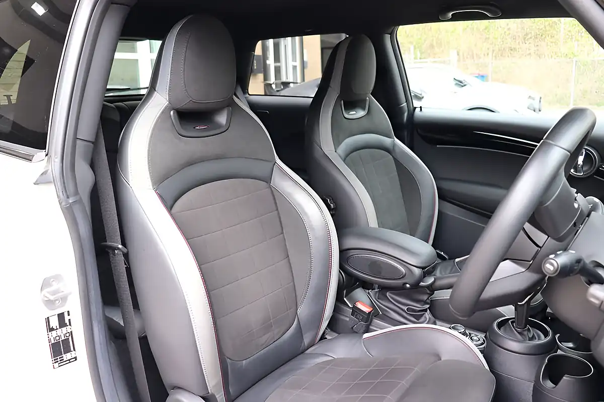 Used 2022 MINI Hatch Cooper Sport White Silver - Interior and Exterior details 4