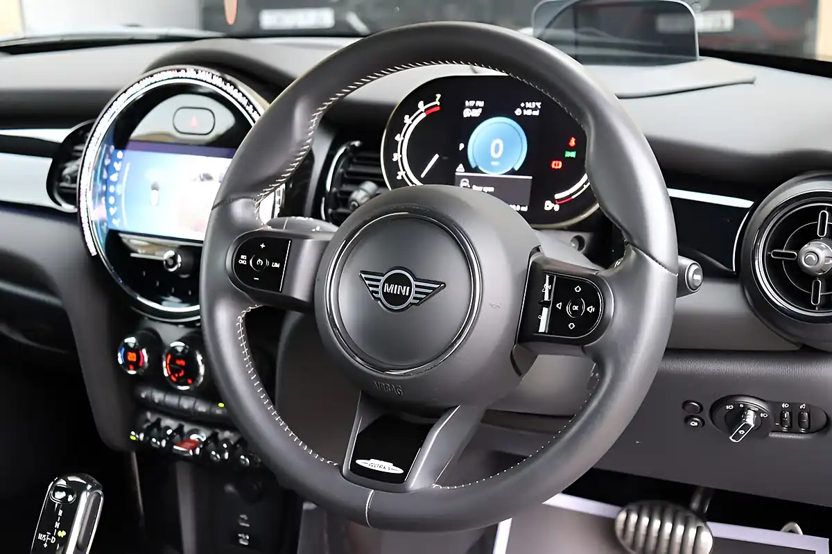 Used 2022 MINI Hatch Cooper Sport White Silver - Interior and Exterior details 6