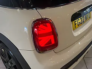 Used 2022 MINI Hatch Exclusive White - Interior and Exterior details 10