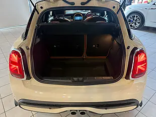 Used 2022 MINI Hatch Exclusive White - Interior and Exterior details 11