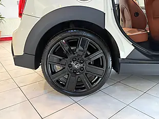 Used 2022 MINI Hatch Exclusive White - Interior and Exterior details 19