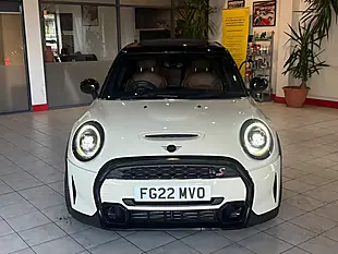 Used 2022 MINI Hatch Exclusive White - Interior and Exterior details 5