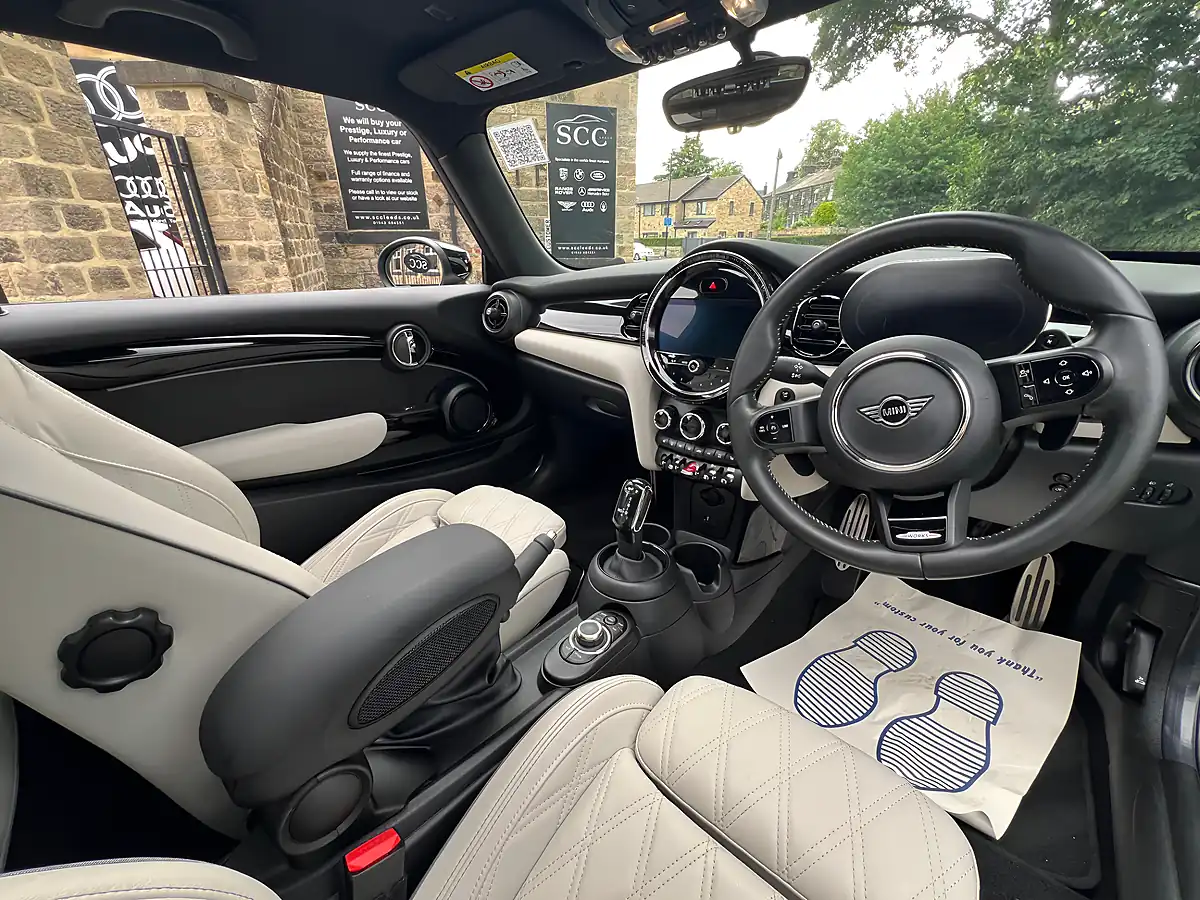 Used 2022 MINI Hatch John Cooper Works British Racing Green - Interior and Exterior details 19