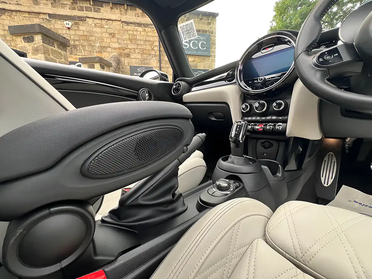 Used 2022 MINI Hatch John Cooper Works British Racing Green - Interior and Exterior details 20