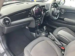 Used 2022 MINI Hatch One Classic Grey - Interior and Exterior details 12