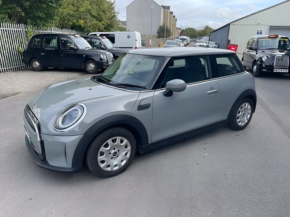 Used 2022 MINI Hatch One Classic Grey - Interior and Exterior details 3