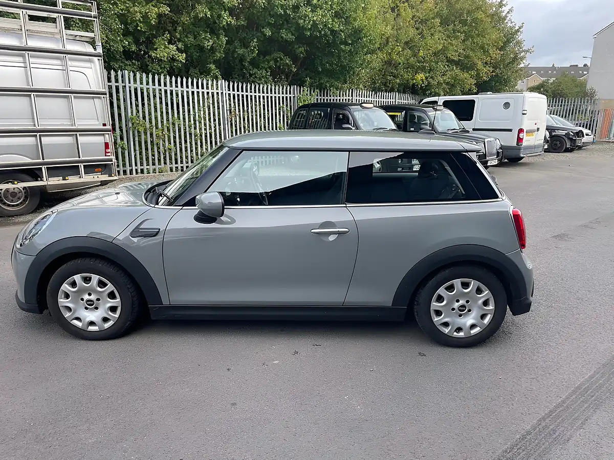 Used 2022 MINI Hatch One Classic Grey - Interior and Exterior details 7