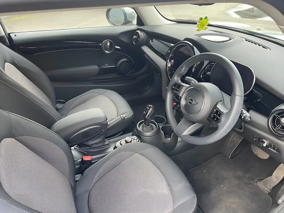 Used 2022 MINI Hatch One Classic Grey - Interior and Exterior details 8