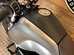 Used 2022 Moto Guzzi V85 Tt Centenary Grey - Interior and Exterior details 11