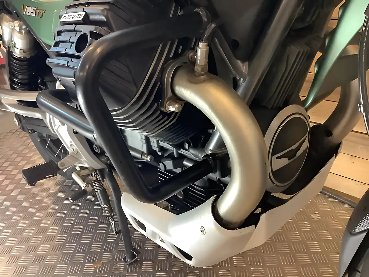 Used 2022 Moto Guzzi V85 Tt Centenary Grey - Interior and Exterior details 18