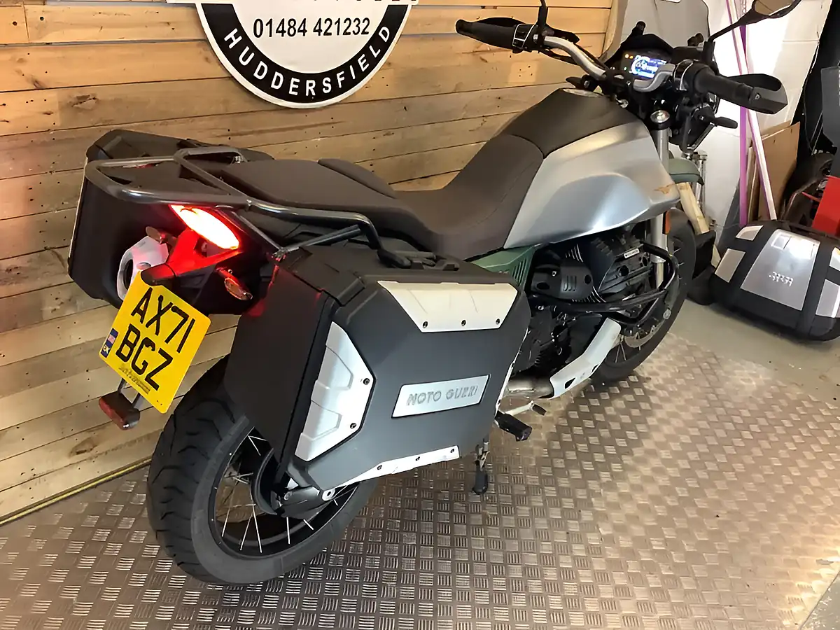 Used 2022 Moto Guzzi V85 Tt Centenary Grey - Interior and Exterior details 4