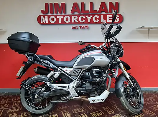2022 Moto Guzzi V85 TT Travel