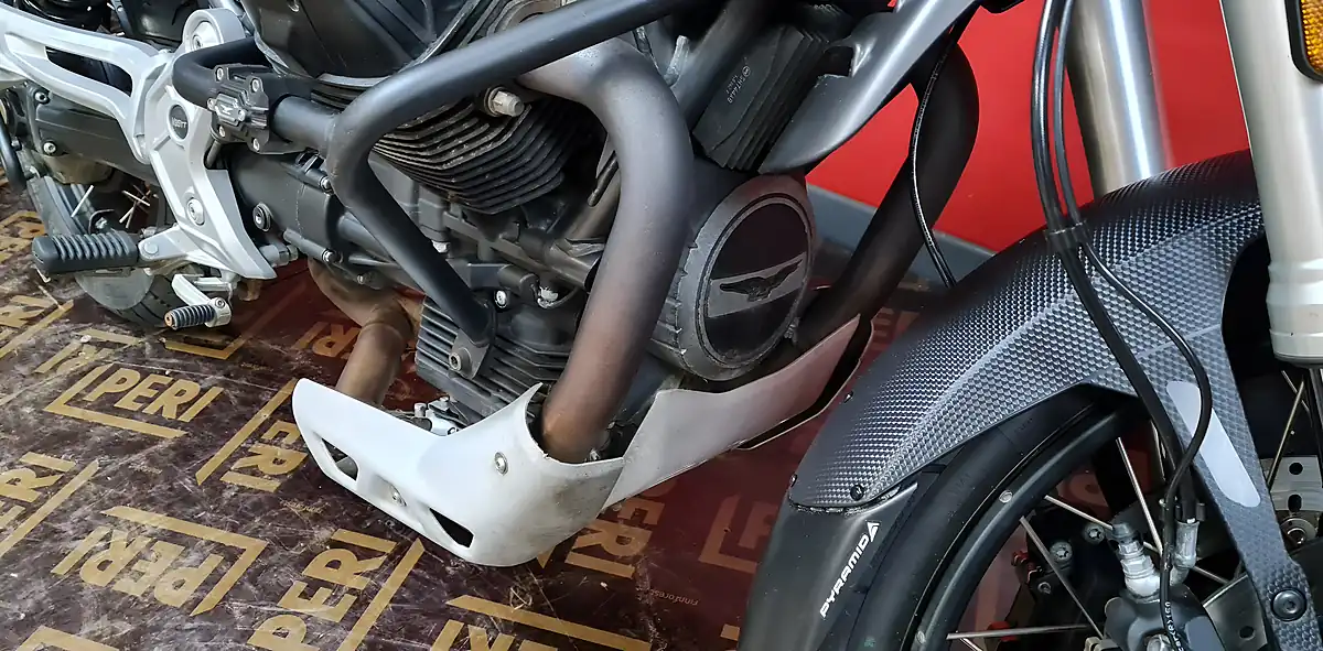 Used 2022 Moto Guzzi V85 Tt Travel Edition Grey - Interior and Exterior details 12