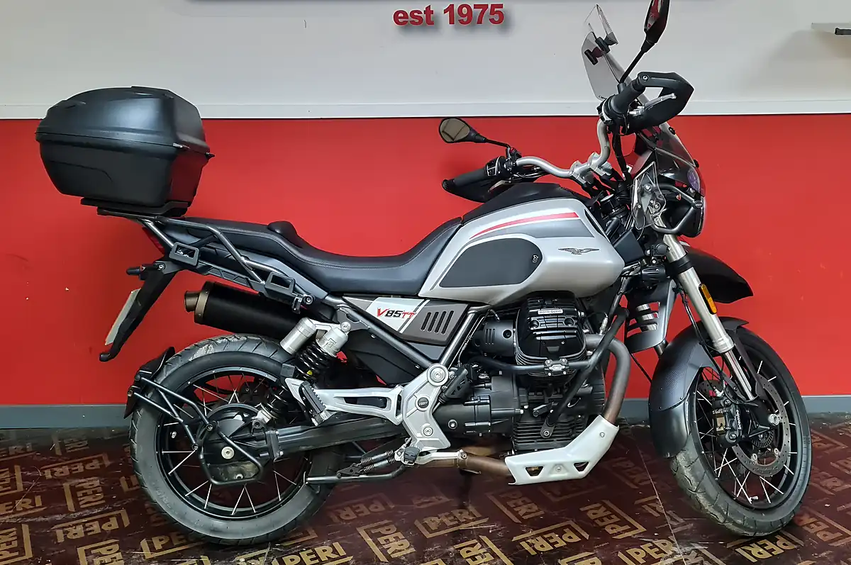 Used 2022 Moto Guzzi V85 Tt Travel Edition Grey - Interior and Exterior details 14