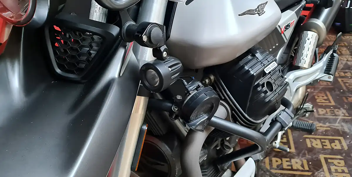 Used 2022 Moto Guzzi V85 Tt Travel Edition Grey - Interior and Exterior details 18
