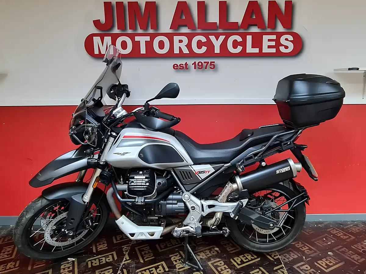 Used 2022 Moto Guzzi V85 Tt Travel Edition Grey - Interior and Exterior details 2