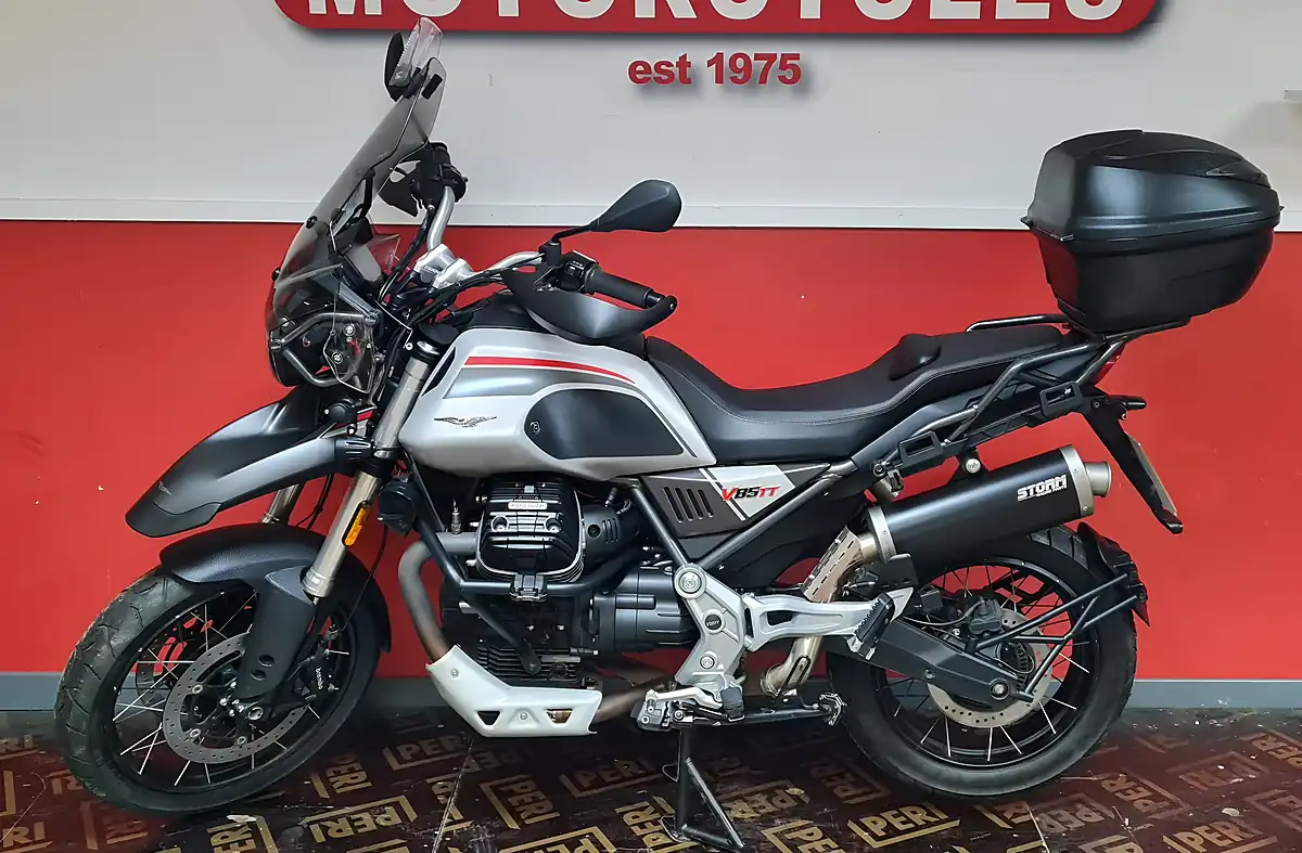 Used 2022 Moto Guzzi V85 Tt Travel Edition Grey - Interior and Exterior details 5