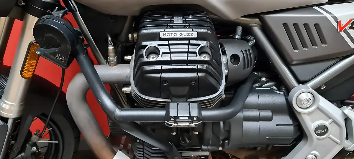Used 2022 Moto Guzzi V85 Tt Travel Edition Grey - Interior and Exterior details 7