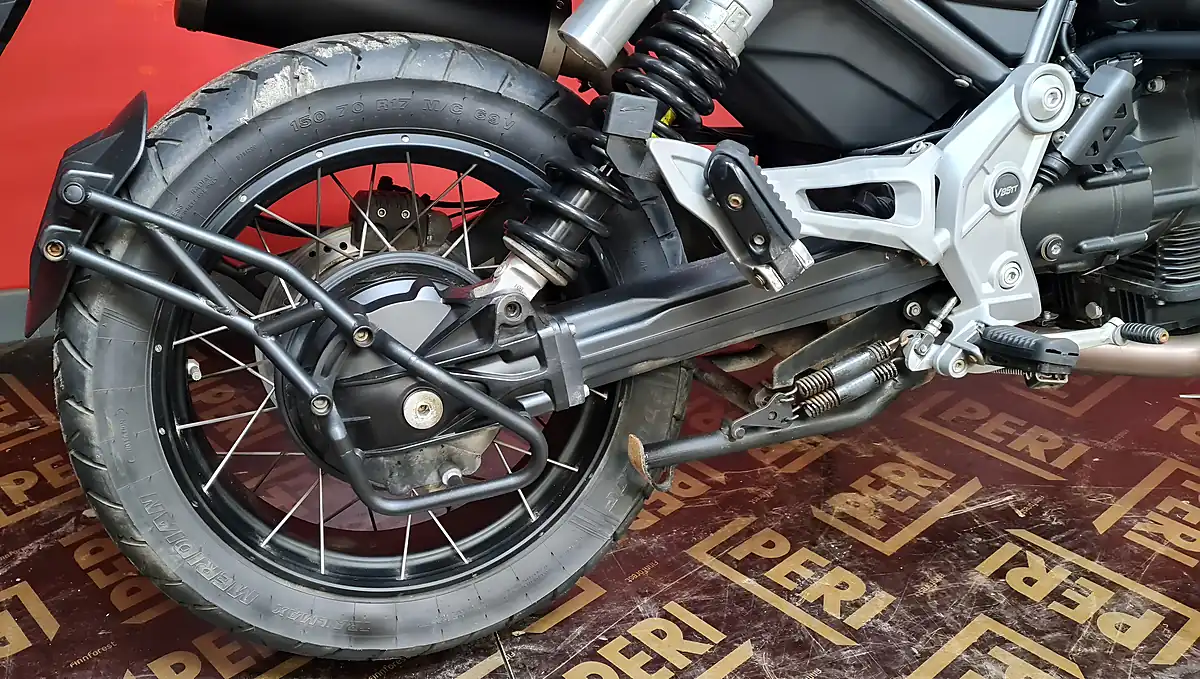 Used 2022 Moto Guzzi V85 Tt Travel Edition Grey - Interior and Exterior details 8