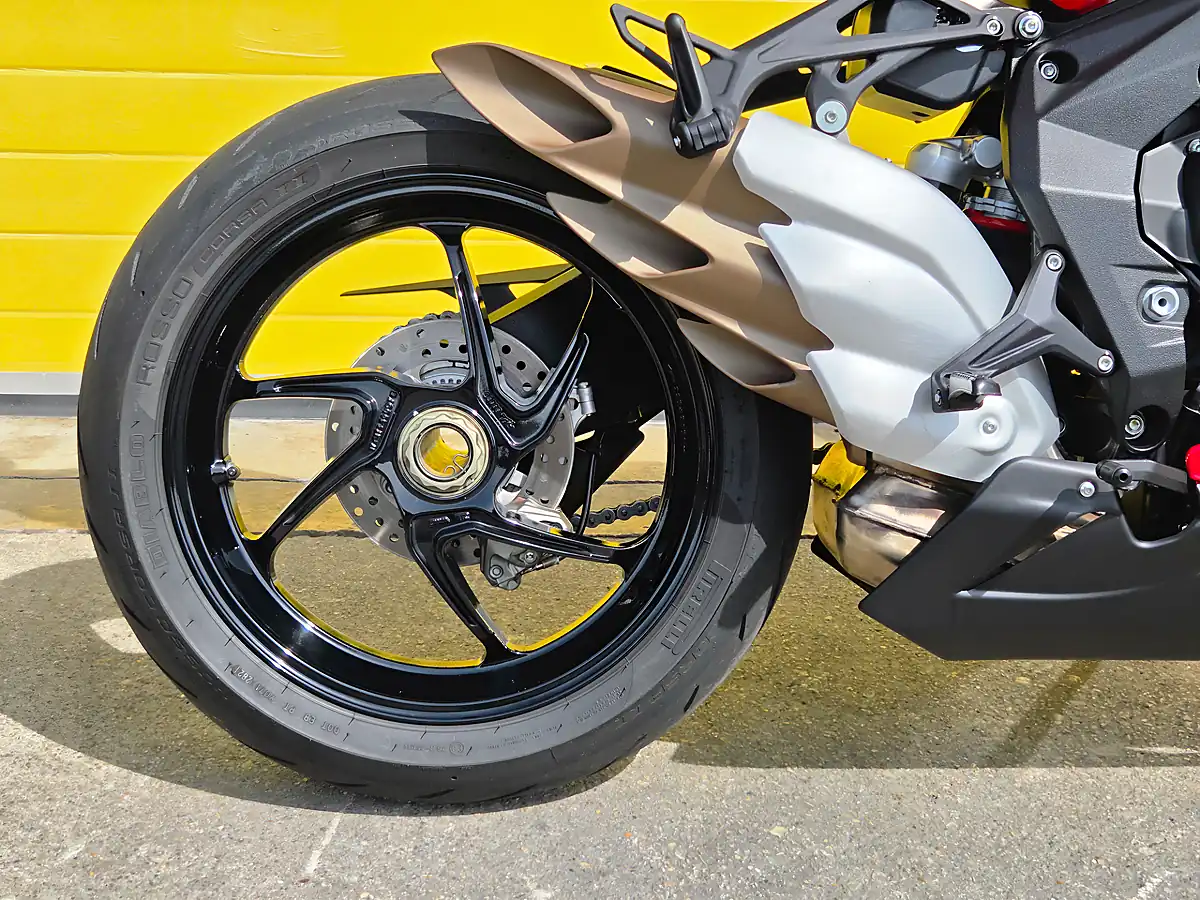 Used 2022 Mv Agusta F3 Rosso Red - Interior and Exterior details 8