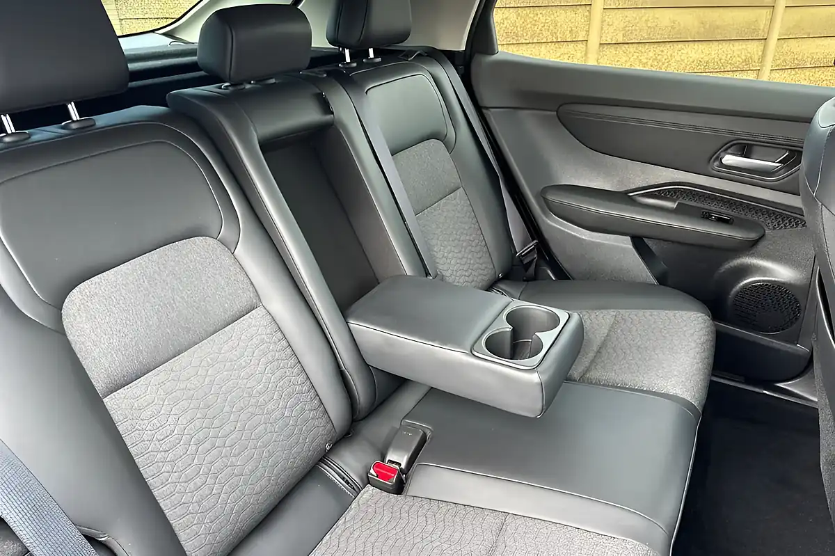 Used 2022 Nissan Ariya Advance Green - Interior and Exterior details 17