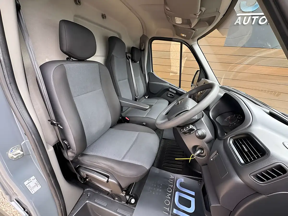 Used 2022 Nissan Interstar Acenta Grey - Interior and Exterior details 14