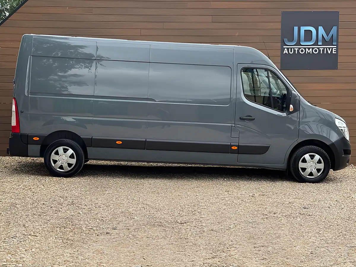 Used 2022 Nissan Interstar Acenta Grey - Interior and Exterior details 2