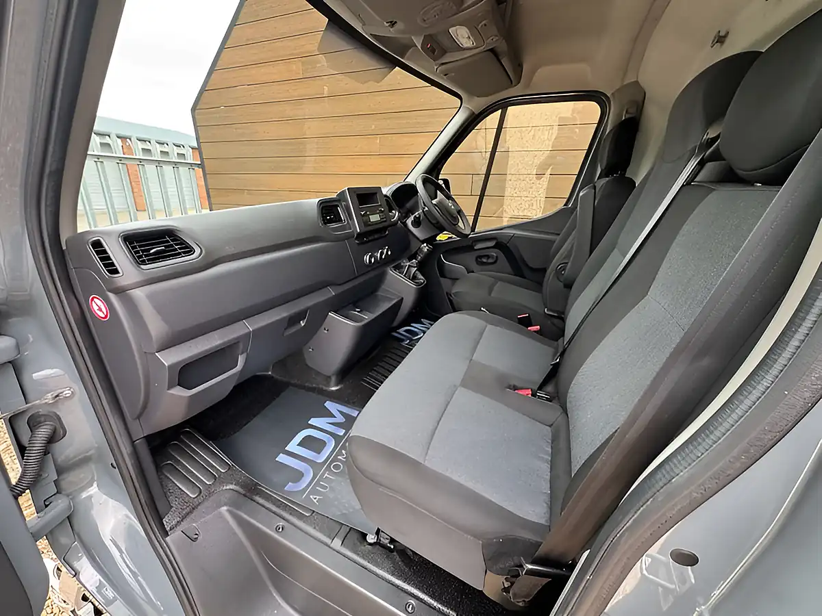 Used 2022 Nissan Interstar Acenta Grey - Interior and Exterior details 20