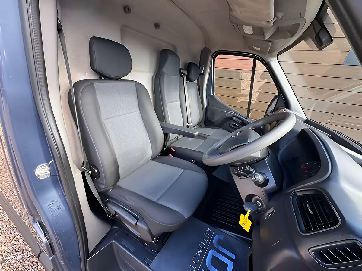 Used 2022 Nissan Interstar Tekna Grey - Interior and Exterior details 14