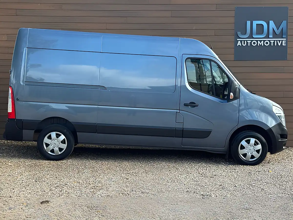 Used 2022 Nissan Interstar Tekna Grey - Interior and Exterior details 2