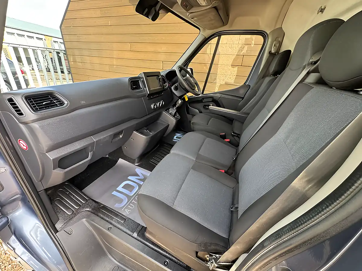Used 2022 Nissan Interstar Tekna Grey - Interior and Exterior details 20