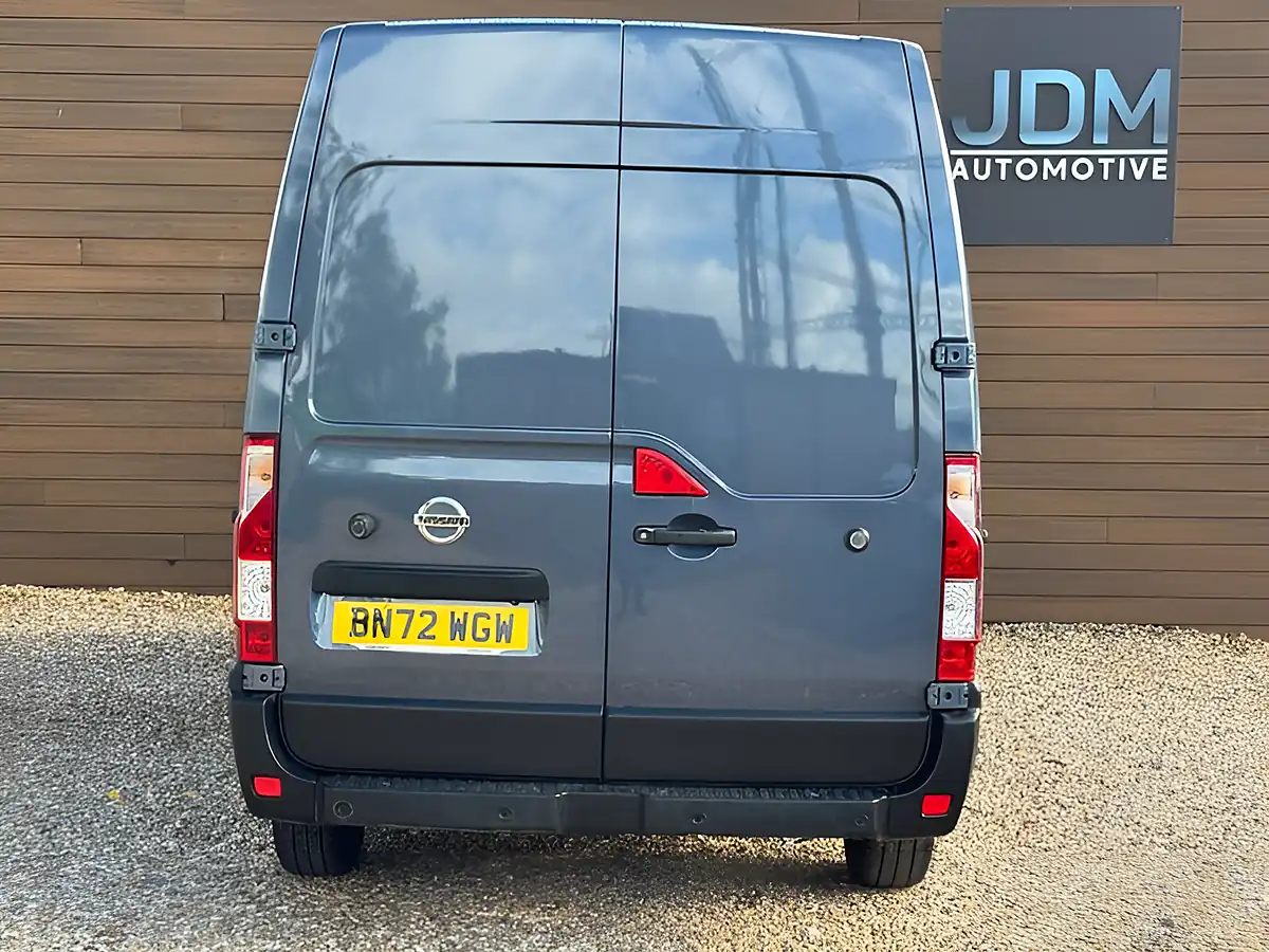 Used 2022 Nissan Interstar Tekna Grey - Interior and Exterior details 4