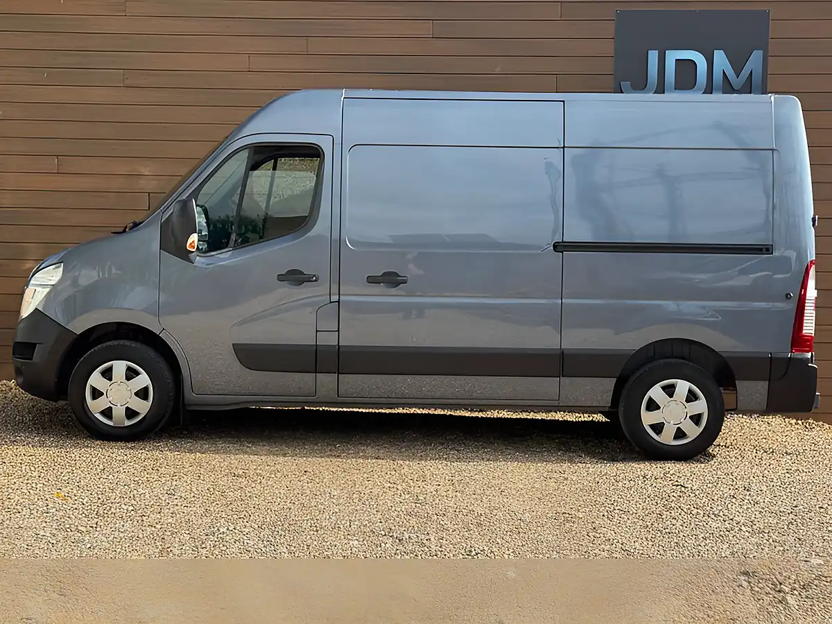 Used 2022 Nissan Interstar Tekna Grey - Interior and Exterior details 6