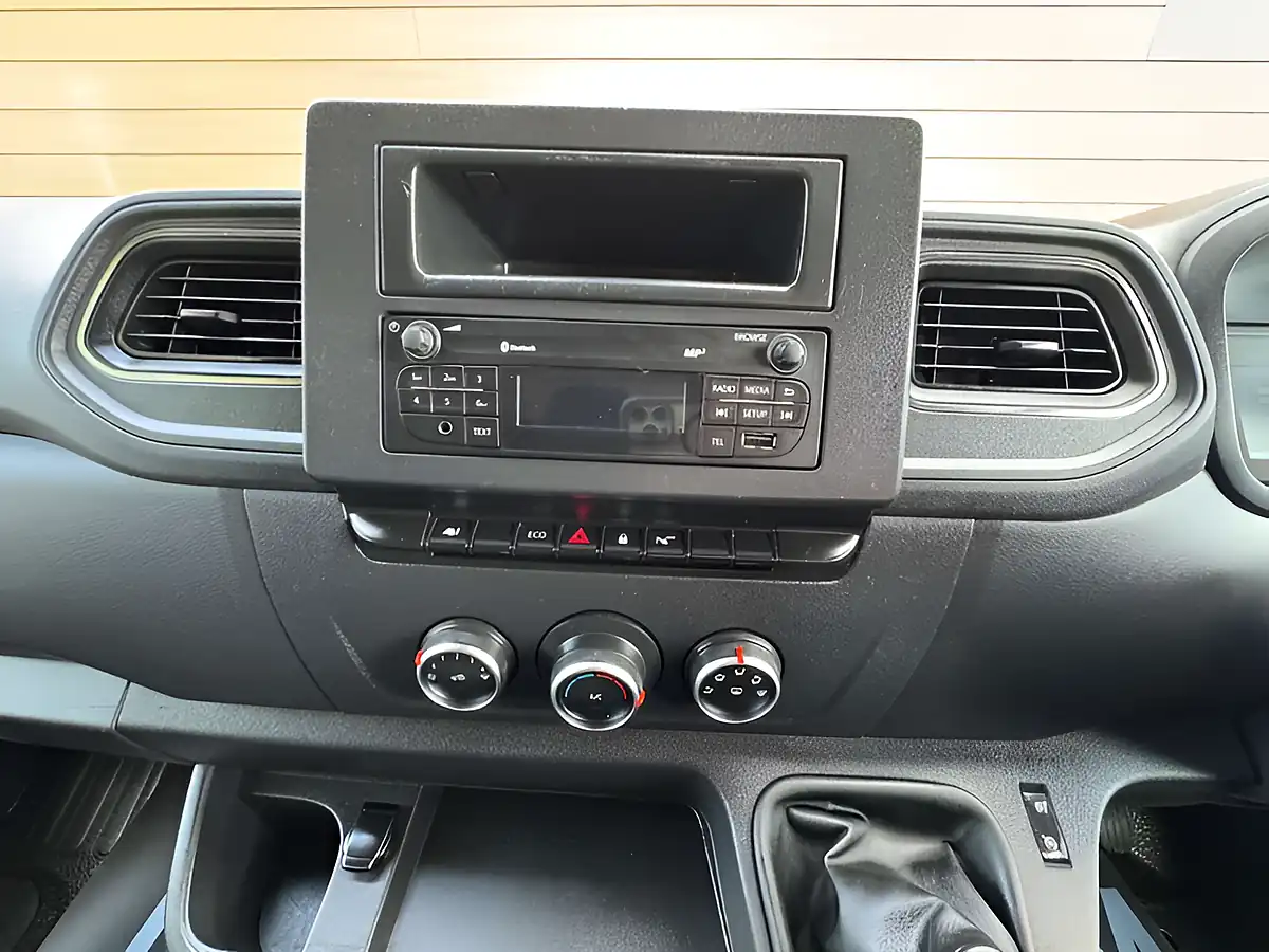 Used 2022 Nissan Interstar Tekna Grey - Interior and Exterior details 17