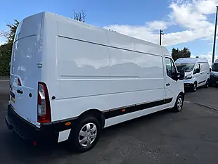 Used 2022 Nissan Interstar Tekna White - Interior and Exterior details 12