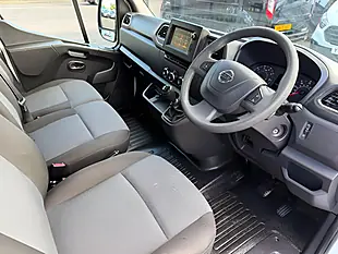 Used 2022 Nissan Interstar Tekna White - Interior and Exterior details 3
