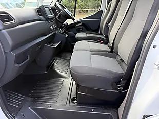 Used 2022 Nissan Interstar Tekna White - Interior and Exterior details 7