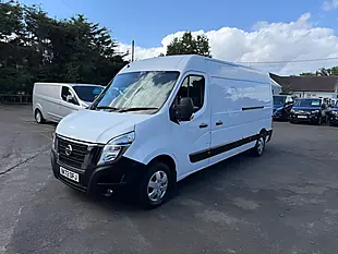 Used 2022 Nissan Interstar Tekna White - Interior and Exterior details 8