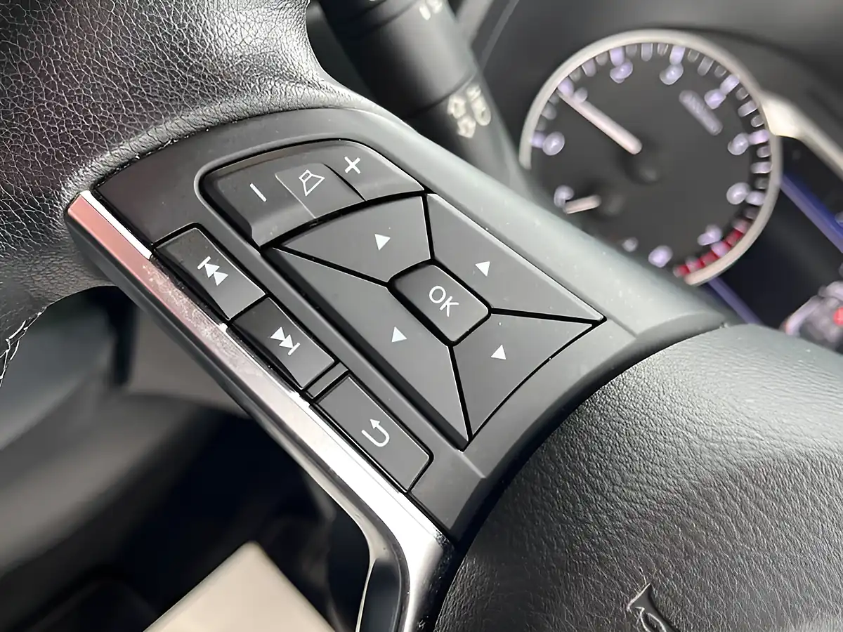 Used 2022 Nissan Juke N-Connecta Black - Interior and Exterior details 15