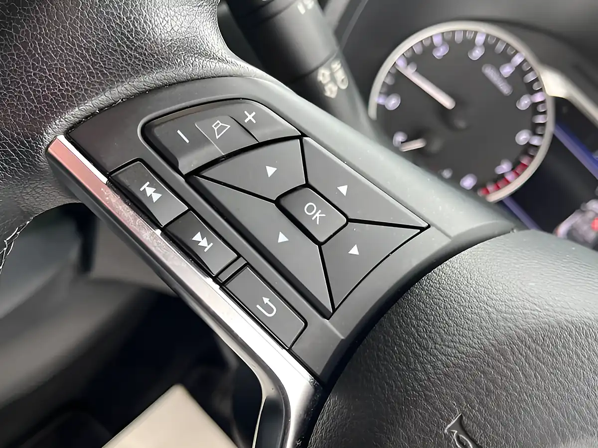 Used 2022 Nissan Juke N-Connecta Black - Interior and Exterior details 15