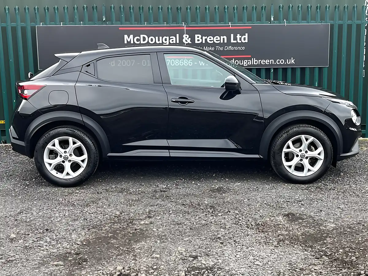 Used 2022 Nissan Juke N-Connecta Black - Interior and Exterior details 6