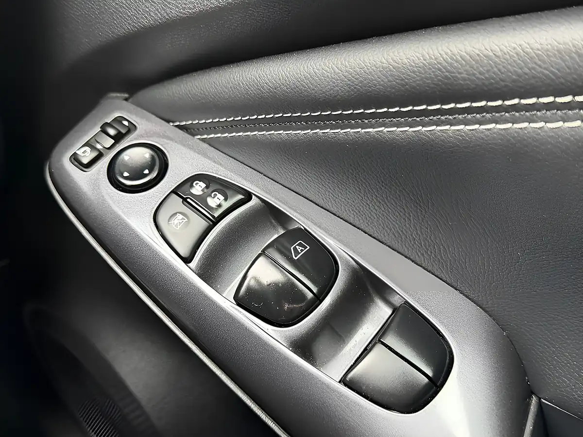 Used 2022 Nissan Juke N-Connecta Grey - Interior and Exterior details 12
