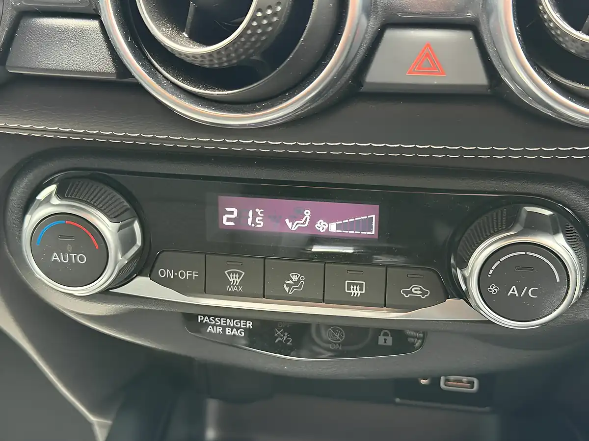 Used 2022 Nissan Juke N-Connecta Grey - Interior and Exterior details 14