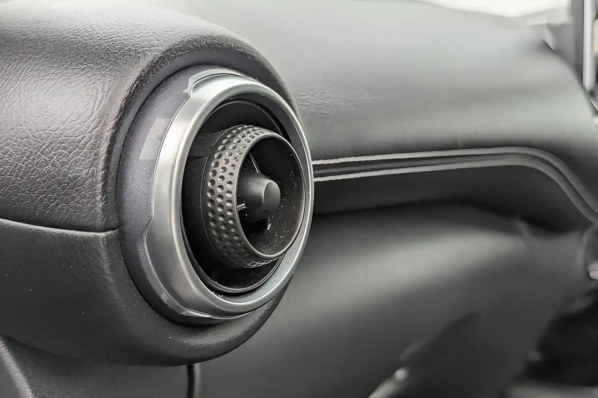 Used 2022 Nissan Juke N-Connecta Grey - Interior and Exterior details 12